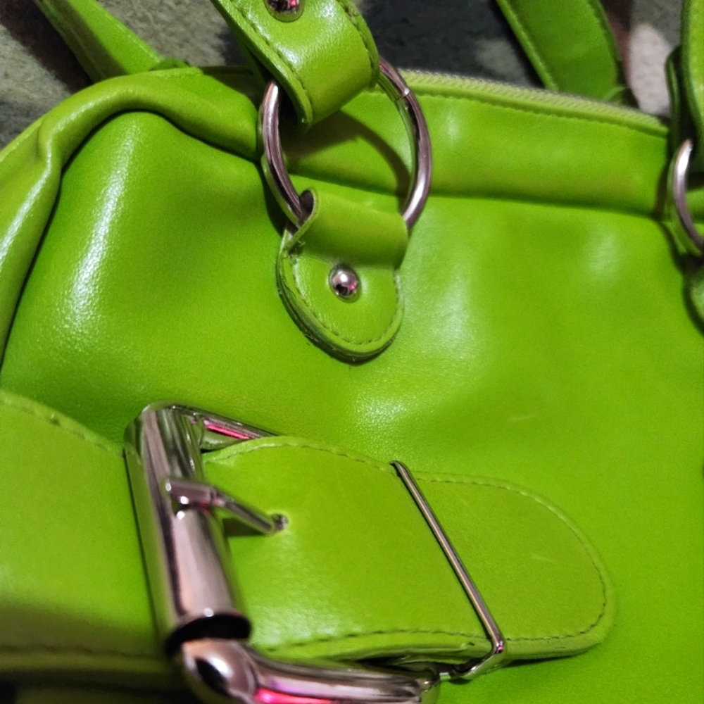 Lime Purse - Picture 14 of 16